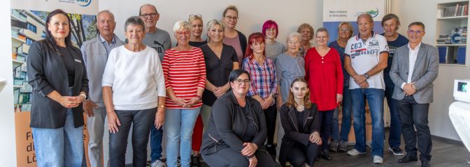 Menschen in Gaststätte mit SWG